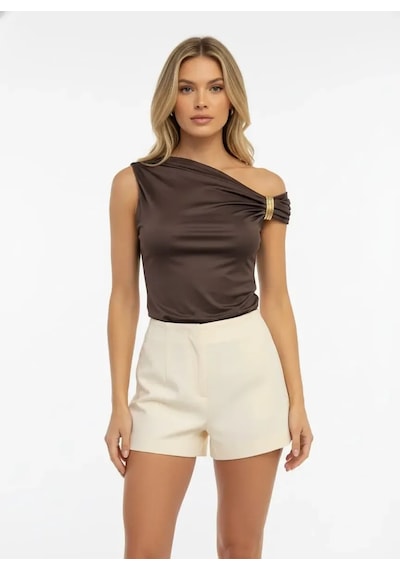 Kadın Kayık Yaka Omuzları Büzgülü Detay Tokalı Slim Fit Modal Bluz 26002 Kahve