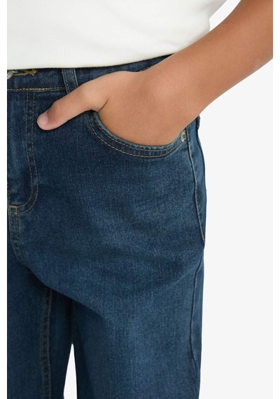 Defacto Erkek Çocuk Straight Fit Düz Paça Jean Pantolon F0455a825aunm41 Yeşil Defacto Erkek Çocuk Straight Fit Düz Paça Jean Pantolon F0455a825aunm41 Yeşil