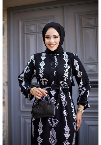 Hira Life Fashion Kadın Tesettür Geometrik Desen Önü Düğmeli Ve Bel Kuşaklı Viskon Elbise Siyah Siyah Hira Life Fashion Kadın Tesettür Geometrik Desen Önü Düğmeli Ve Bel Kuşaklı Viskon Elbise Siyah Siyah