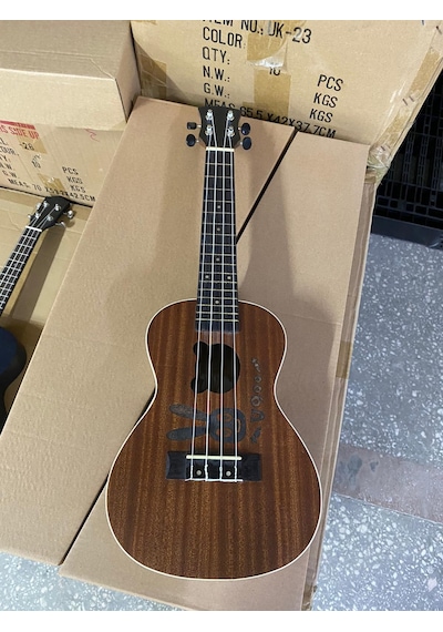 Maun Ağacı Concert Boy Rabbit Model Ukulele-Pena