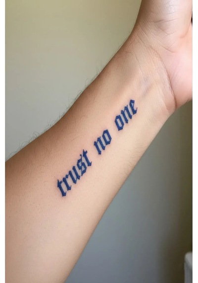 Trust No One 5 Cm Minimal Geçici Dövme Yarı Kalıcı Geçici Dövme