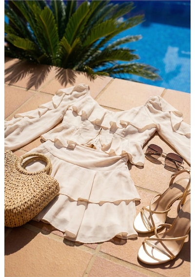 Fashion Cocktail Dalgalı Uçuşan Akışlı Soft Romantik Luxury Volanlı Ege Mood Mini Etek Bluz Şifon Yazlık Takım Bej