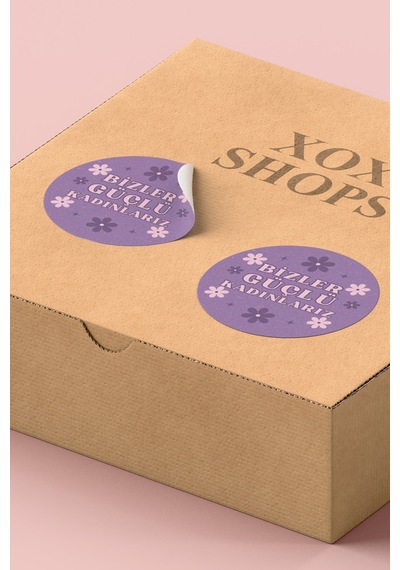 Bizler Güçlü Kadınlarız Yuvarlak Sticker Etiket 3x3cm St2416 Çok Renkli