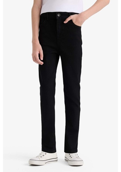 Defacto Okul Slim Fit Dar Kesim Düz Paça Jean Pantolon Erkek Çocuk C3683A824AU Siyah