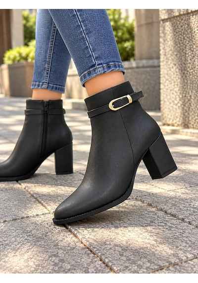Asmi Shoes Kadın Silva Siyah Deri Yandan Fermuarlı Toka Detaylı 7 Cm Kalın Topuklu Sivri Burunlu Yeni Sezon Günlük Bot