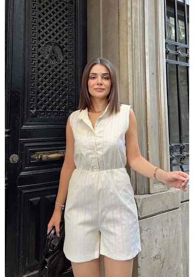 Sarı Kolsuz, Düğmeli Hakim Yaka, Beli Lastikli, Cepli, Şort Modelli Kısa Çizgili Tulum Sarı Sarı Kolsuz, Düğmeli Hakim Yaka, Beli Lastikli, Cepli, Şort Modelli Kısa Çizgili Tulum Sarı