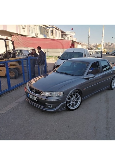 OPEL VECTRA B İ500 ÖN TAMPON ( IZGARA DAHİL)( IZGARA DAHİL)