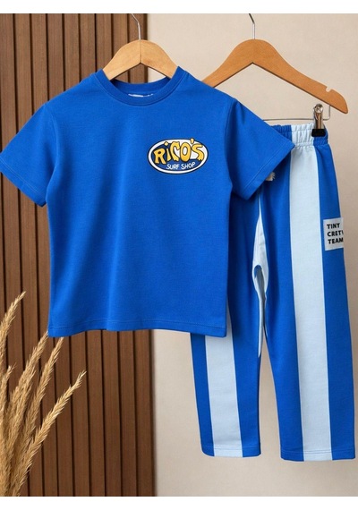 Erkek Çocuk Pamuklu Saks Mavi Baskılı T-shirt Ve Çizgili Pantolon Takım Mavi Erkek Çocuk Pamuklu Saks Mavi Baskılı T-shirt Ve Çizgili Pantolon Takım Mavi