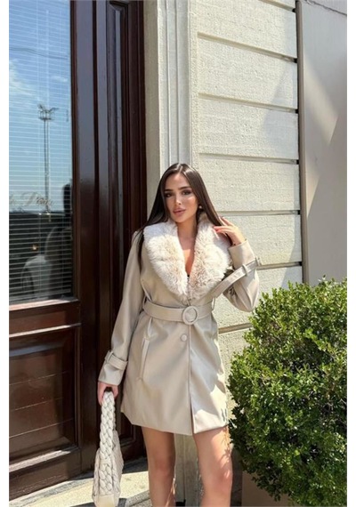 Neşeli Butik Kadın Yaka Kürk Detaylı Düğmeli Kemerli Kısa Deri Kaban Nbstr1009 Bej