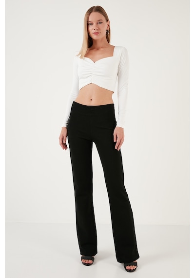Lela Slim Fit Kalp Yaka Önü Büzgülü Crop Bayan Bluz 5865401 Beyaz Lela Slim Fit Kalp Yaka Önü Büzgülü Crop Bayan Bluz 5865401 Beyaz