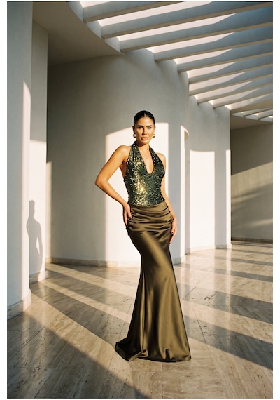 Fashion Cocktail Mermaid Üst Bedeni Payet İşlemeli Romantik Bağcık Korse Saten Büzgülü Drapeli Işıltılı Pullu Göz Kamaştıran Maxi V Yaka Sırt Detaylı Balık Kesim Nikah After Party Gece Abiye Davet Kokteyl Elbisesi Yeşil Fashion Cocktail Mermaid Üst Bedeni Payet İşlemeli Romantik Bağcık Korse Saten Büzgülü Drapeli Işıltılı Pullu Göz Kamaştıran Maxi V Yaka Sırt Detaylı Balık Kesim Nikah After Party Gece Abiye Davet Kokteyl Elbisesi Yeşil