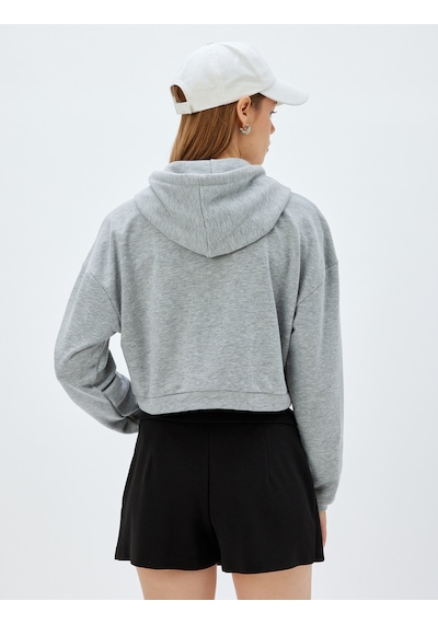 Koton Crop Kapşonlu Sweatshirt Kolej Temalı Baskılı Üç İplik Rahat Kalıp Gri 5wak10231ek Gri Koton Crop Kapşonlu Sweatshirt Kolej Temalı Baskılı Üç İplik Rahat Kalıp Gri 5wak10231ek Gri