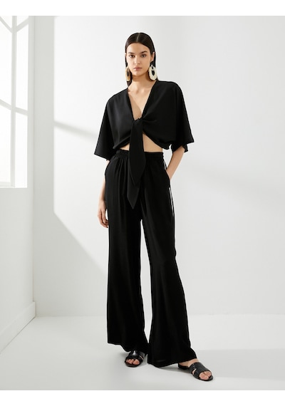 Koton Crop Bluz Önden Bağlama Detaylı Yarasa Kol Siyah 4sak60271uw 4SAK60271UW999 Siyah