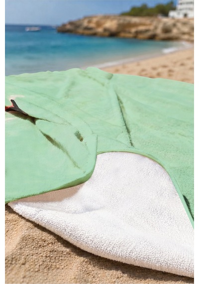 Deniz Temalı Yeşil Minimalist Plaj Havlusu - Akdeniz Yüzücü Figürlü Hızlı Kuruyan Mikrofiber Havlu Pastel Kabuğu
