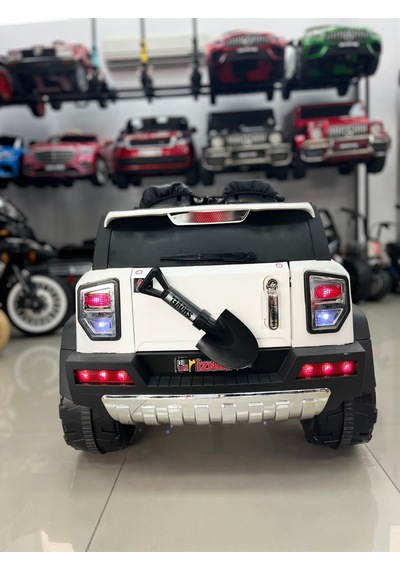 Hummer Akülü Araba 0-9 Yaş Beyaz
