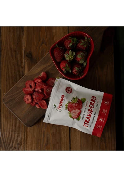 Fruvivo Dondurularak Kurutulmuş Çilek Freeze Dry Çilek Cipsi Şeker İlavesiz %100 Doğal Vegan Atıştırmalık 15 G