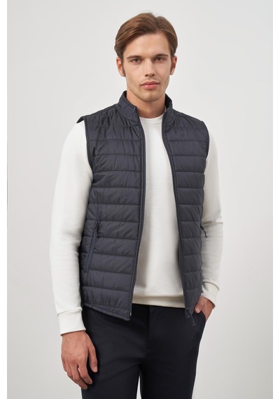 İmza Koyu Lacivert Kapitone Dik Yaka Düz Garnisiz-biyesiz Slim Fit Yelek 1009245150 Koyu Lacivert İmza Koyu Lacivert Kapitone Dik Yaka Düz Garnisiz-biyesiz Slim Fit Yelek 1009245150 Koyu Lacivert