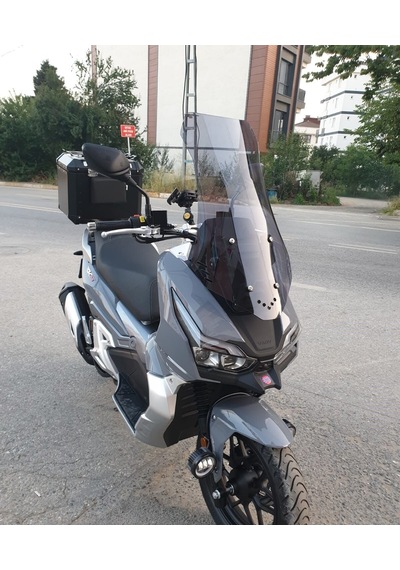 Motocam Rks Freccia Ön Cam 2022-2026 Model 65cm Füme Renkli 4mm Orta Boylu