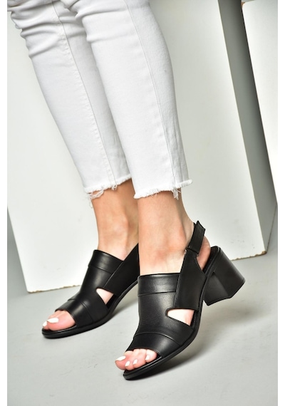 Fox Shoes P555452303 Siyah Hakiki Deri Kalın Topuklu Kadın Sandalet Siyah