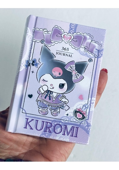Victori's Journals Vj Kuromi Lisanslı 365 Günlük 368 Sayfa A7 Ebatında Gümüş Varaklı Kenarlı Defter