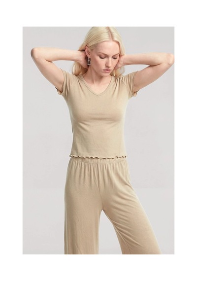 İkikareshop Kadın Bej Yumuşak Dokulu Minimal V Yaka Fırfırlı Üst Şık Günlük Bluz Çok Renkli