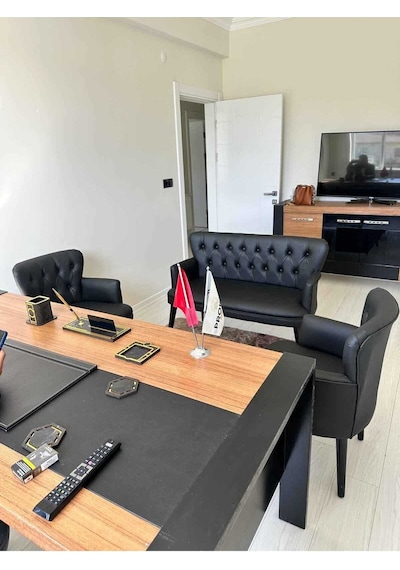 Ahşap Ayaklı Kollu Siyah Deri Ofis Koltuğu Büro Koltuğu Deri Ofis Bekleme Koltuğu 2 İkili 2 Tekli Siyah