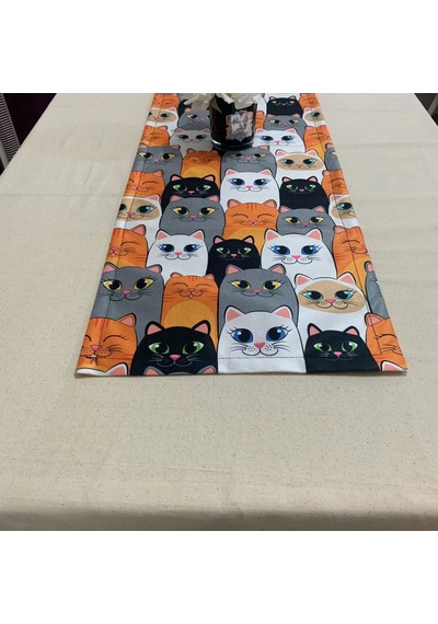 Renkli Kedi Figürlü, Yüksek Kaliteli Dijital Baskılı Runner, Dayanıklı, Modern Tasarım 40x110 Cm Çok Renkli
