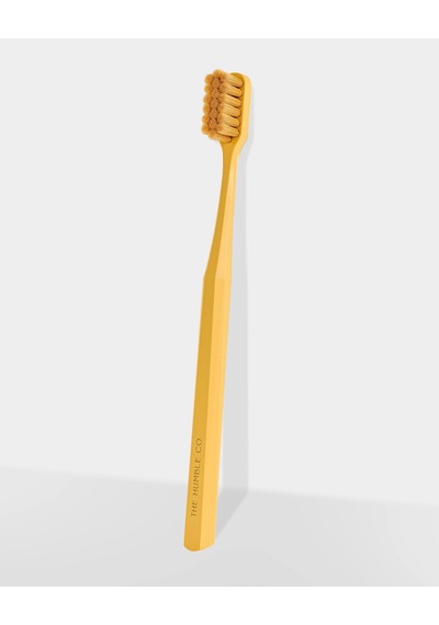 The Humble Co. Brush 7.000 Kıl İçeren Bitki Bazlı Yeyişkin Diş Fırçası Sarı