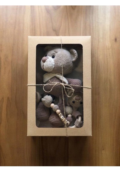 Kozababy Handmade Amigurumi Bebek Hediye Seti - Ayıcık Oyuncak, Ahşap Diş Kaşıyıcı Çıngırak Ve Emzik Askısı Takımı Özel Kraft Kutulu Kahverengi Kozababy Handmade Amigurumi Bebek Hediye Seti - Ayıcık Oyuncak, Ahşap Diş Kaşıyıcı Çıngırak Ve Emzik Askısı Takımı Özel Kraft Kutulu Kahverengi