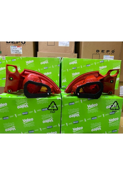 Seat Leon 2006-2013 Arası Valeo Sağ Ve Sol Dış Stop Lambası 1p0945111d / 1p0945112d