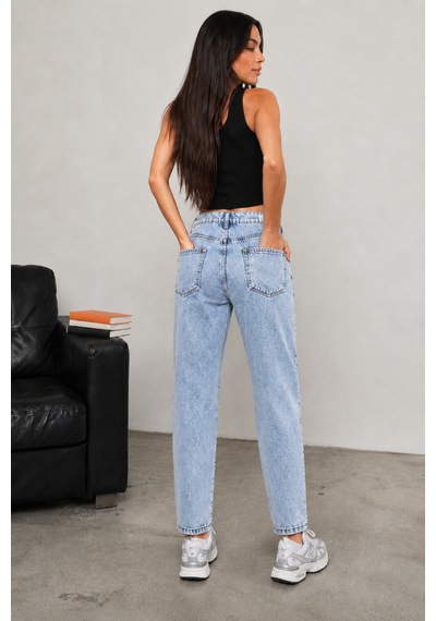 Bluemarlin Yüksek Bel Tam Kalıp Diz Lazer Yırtık Taş Yıkama Mom Kot Pantolon Jeans Taş Yıkama Bluemarlin Yüksek Bel Tam Kalıp Diz Lazer Yırtık Taş Yıkama Mom Kot Pantolon Jeans Taş Yıkama