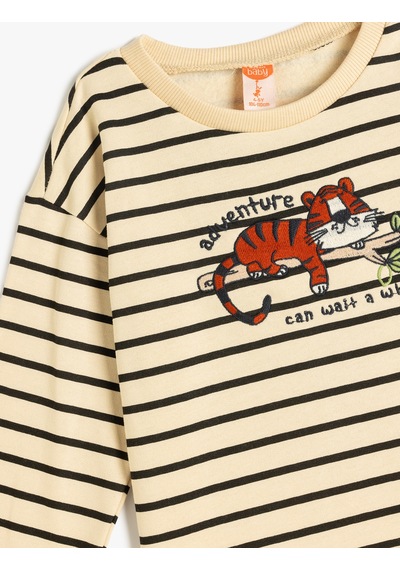 Koton Tişört Uzun Kollu Kaplan İşlemeli Bisiklet Yaka Pamuklu Ekru Çizgili 5wmb10267tk Ekru