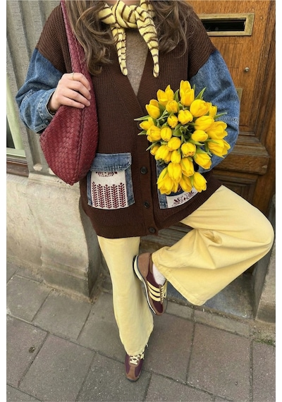 Femelle Kadın Kahverengi Kot Cepli Kilim Desen Kolları Kot Oversize Düğmeli %100 Pamuk Triko Hırka Femelle Kadın Kahverengi Kot Cepli Kilim Desen Kolları Kot Oversize Düğmeli %100 Pamuk Triko Hırka
