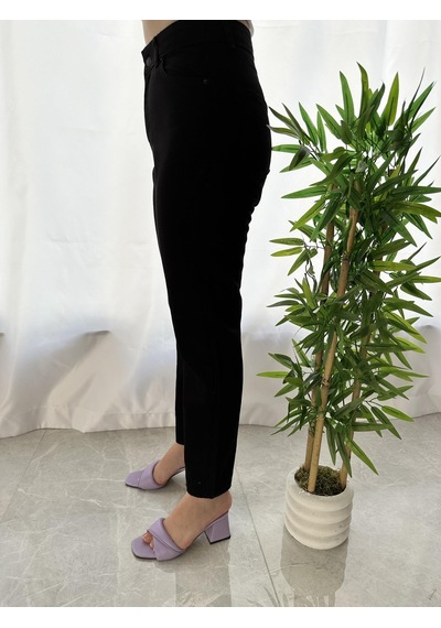 Yüksek Bel Siyah Mom Jean Siyah
