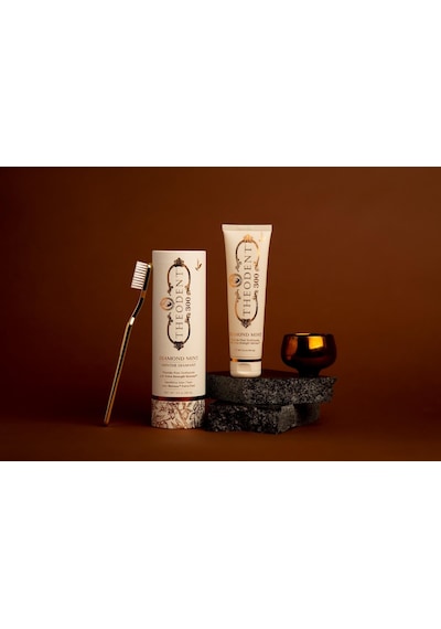 Theodent 300 Diamond Mint Florürsüz Nane Aromalı Diş Macunu 96.4 G