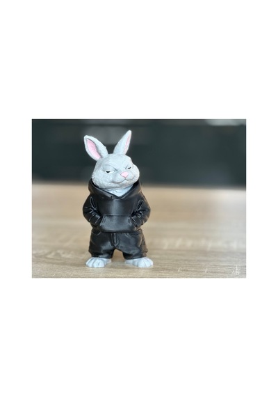 Kapüşonlu Tavşan Figürü 10cm