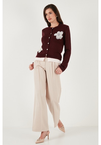 Lela Premium Tül Çiçek Detaylı Regular Fit Bisiklet Yaka Düğmeli Triko Bayan Hırka 680Hi002421 Bordo