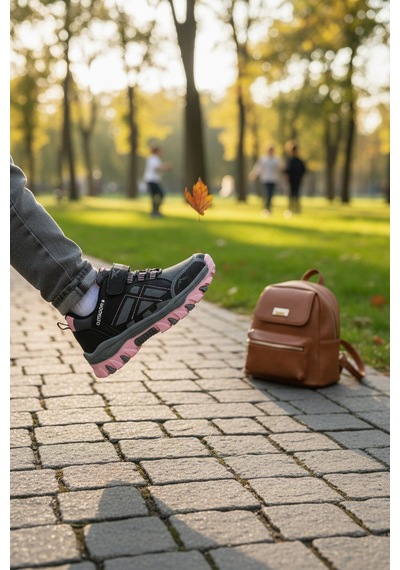 Enoch Outdoor Tasarımlı Ve Darbe Emici Tabanlı Çocuk Ayakkabı Füme - Pembe