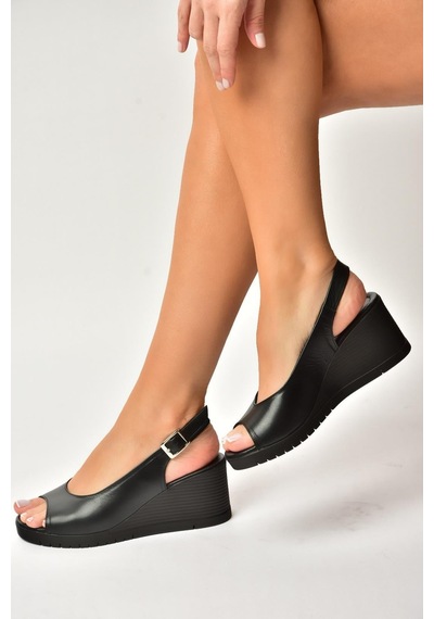 Fox Shoes Y555344003 Siyah Hakiki Deri Dolgu Tabanlı Kadın Sandalet