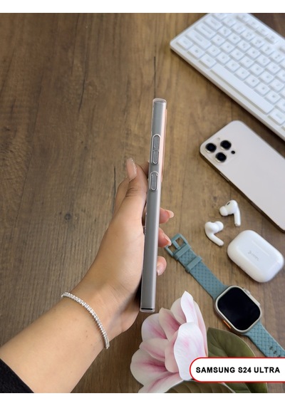 Samsung Galaxy S24 Ultra Uyumlu Mat Sert Klein Kılıf Beyaz