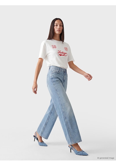Lc Waikiki Beyaz Türkiye Baskılı Oversize Kadın Tişört