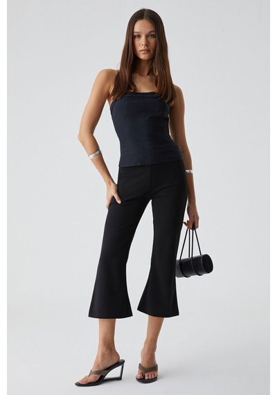 Grımelange Gresas Kadın Yakasız Kolsuz Toka Detaylı Slim Fit Siyah Bluz