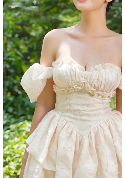 Fashion Cocktail Kabarık Balon Kol Kabartma Kumaş Süper Mini Tütü Prenses Orta Çağ Elbise Krem Fashion Cocktail Kabarık Balon Kol Kabartma Kumaş Süper Mini Tütü Prenses Orta Çağ Elbise Krem