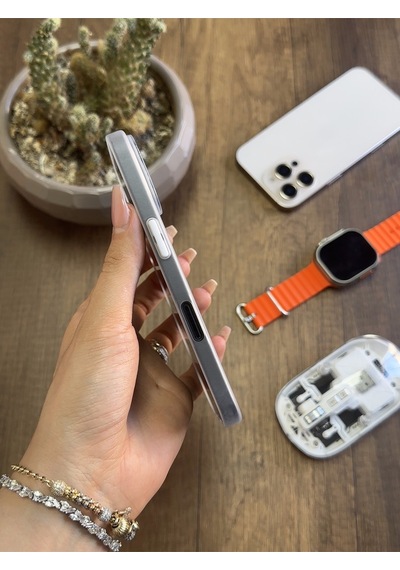 Apple iPhone 16 Uyumlu Süper İnce Mat Ultra Thin Silikon Kılıf Buzlu Beyaz