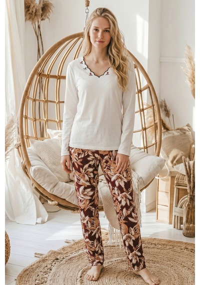 Siyah İnci Ekru Desenli V Yaka Nakışlı Viskon Örme Pijama Takım 26224657