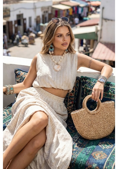 Fashion Cocktail Dökümlü Artisan Dokulu Hacimli Bel Lastikli Comfort Bohem Kolsuz Aksesuarsız Crop Etek İkili Takım Ekru Fashion Cocktail Dökümlü Artisan Dokulu Hacimli Bel Lastikli Comfort Bohem Kolsuz Aksesuarsız Crop Etek İkili Takım Ekru