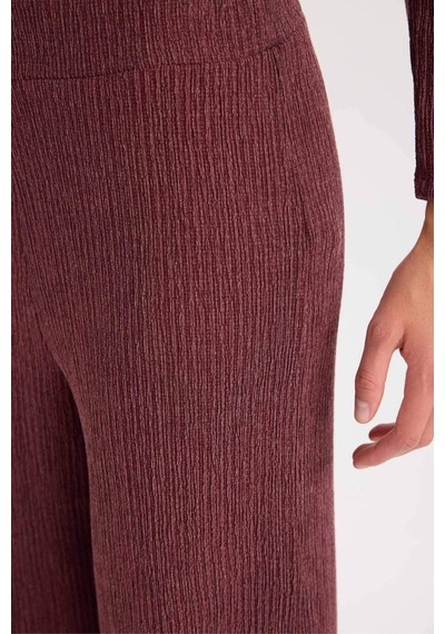DeFacto Wide Leg Geniş Bol Paça Esnek Belli Basic Düz Bürümcük Pantolon D6300AX24AUBR115