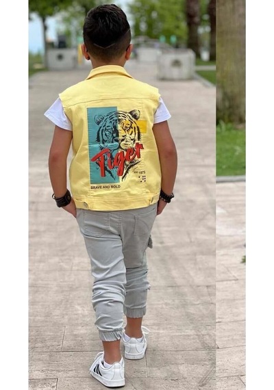 Riccotarz Erkek Çocuk Sırtı Tiger Yazı Baskılı Kolsuz Sarı Kot Ceket Ve Baskılı T-shirt Alt Üst Takım Sarı Riccotarz Erkek Çocuk Sırtı Tiger Yazı Baskılı Kolsuz Sarı Kot Ceket Ve Baskılı T-shirt Alt Üst Takım Sarı