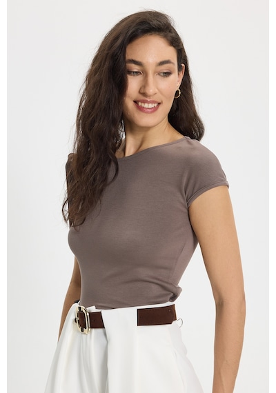 Tudors Kadın Slim Fit Dar Kesim Kısa Kollu Kayık Yaka Kahverengi Bluz-50542