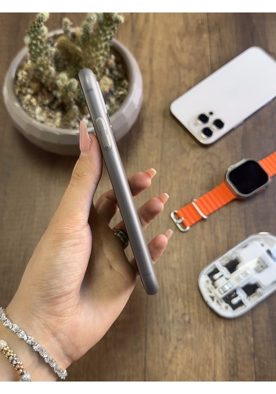 Apple iPhone 11 Uyumlu Süper İnce Mat Ultra Thin Silikon Kılıf Buzlu Siyah